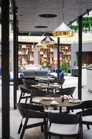 Der serveres morgenmad, frokost og aftensmad