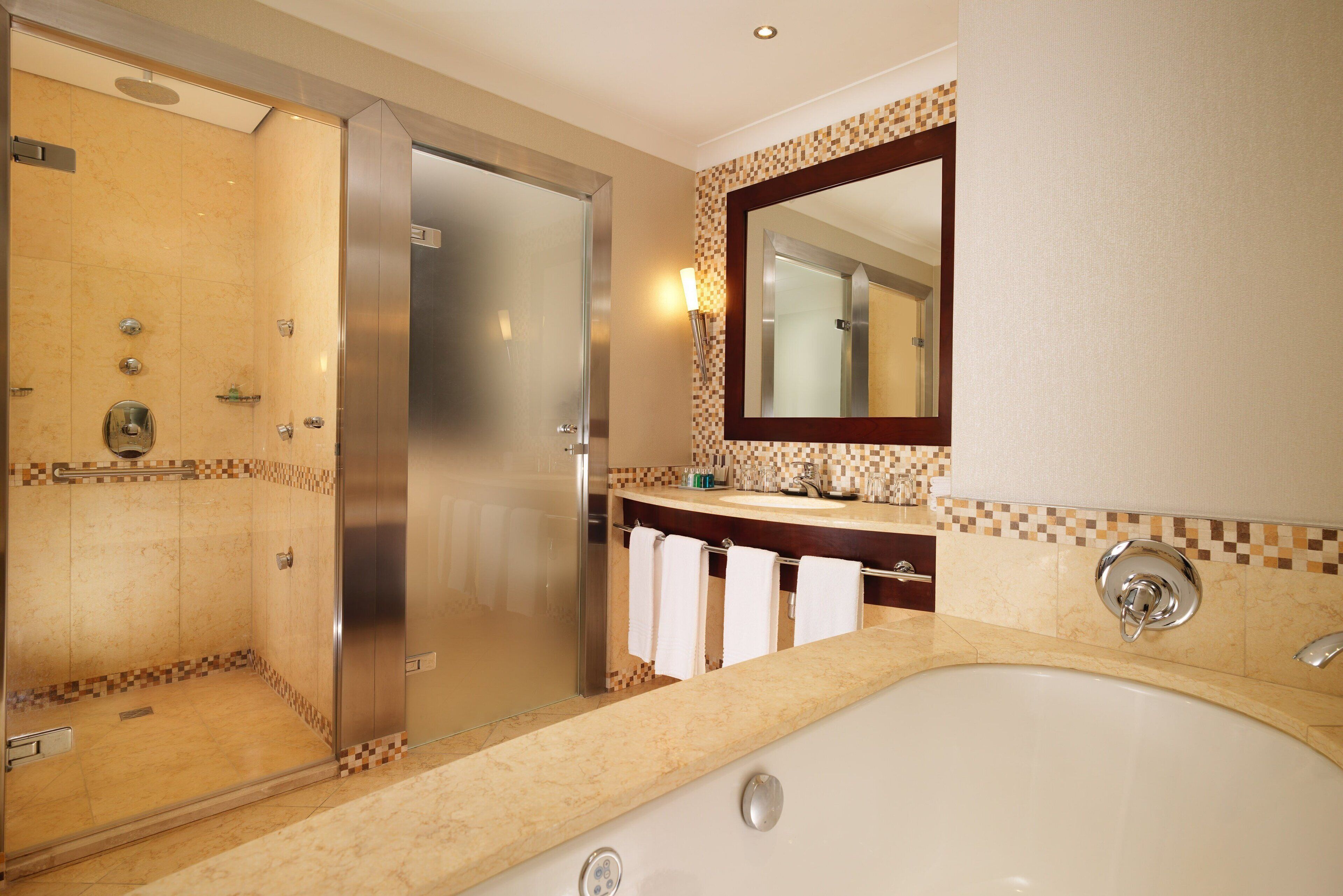 royal suite, 1 double bed, non smoking | bathroom | combined shower/bathtub, free toiletries, hair dryer, bathrobes