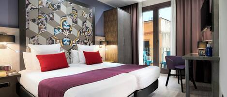 In-room safe, desk, soundproofing, free WiFi