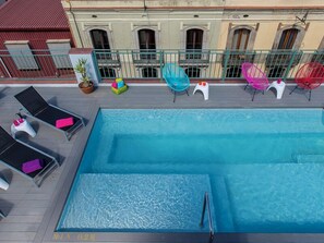 Seasonal outdoor pool