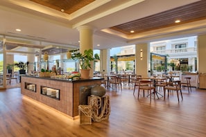 3 restaurants, breakfast, lunch, dinner served; Mediterranean cuisine