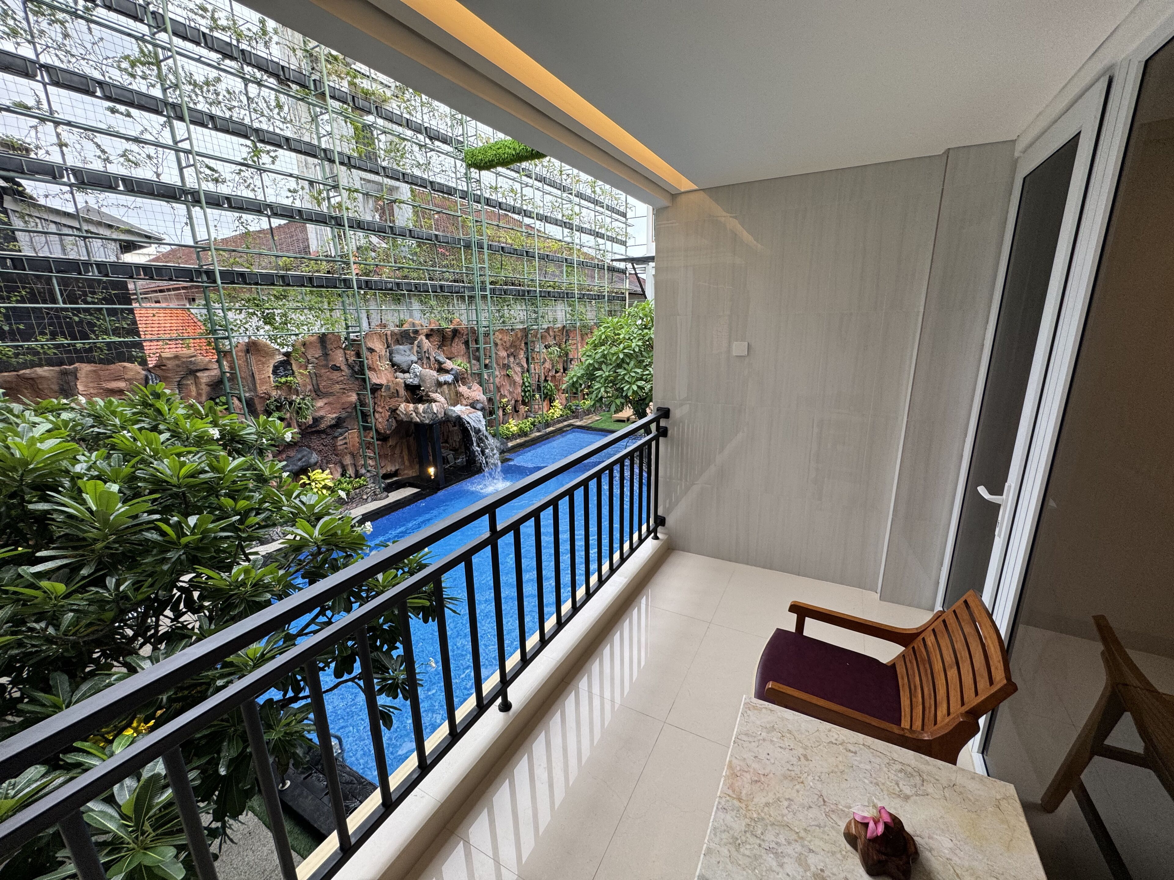 standard double room, 1 king bed | in-room safe, individually furnished, desk, laptop workspace