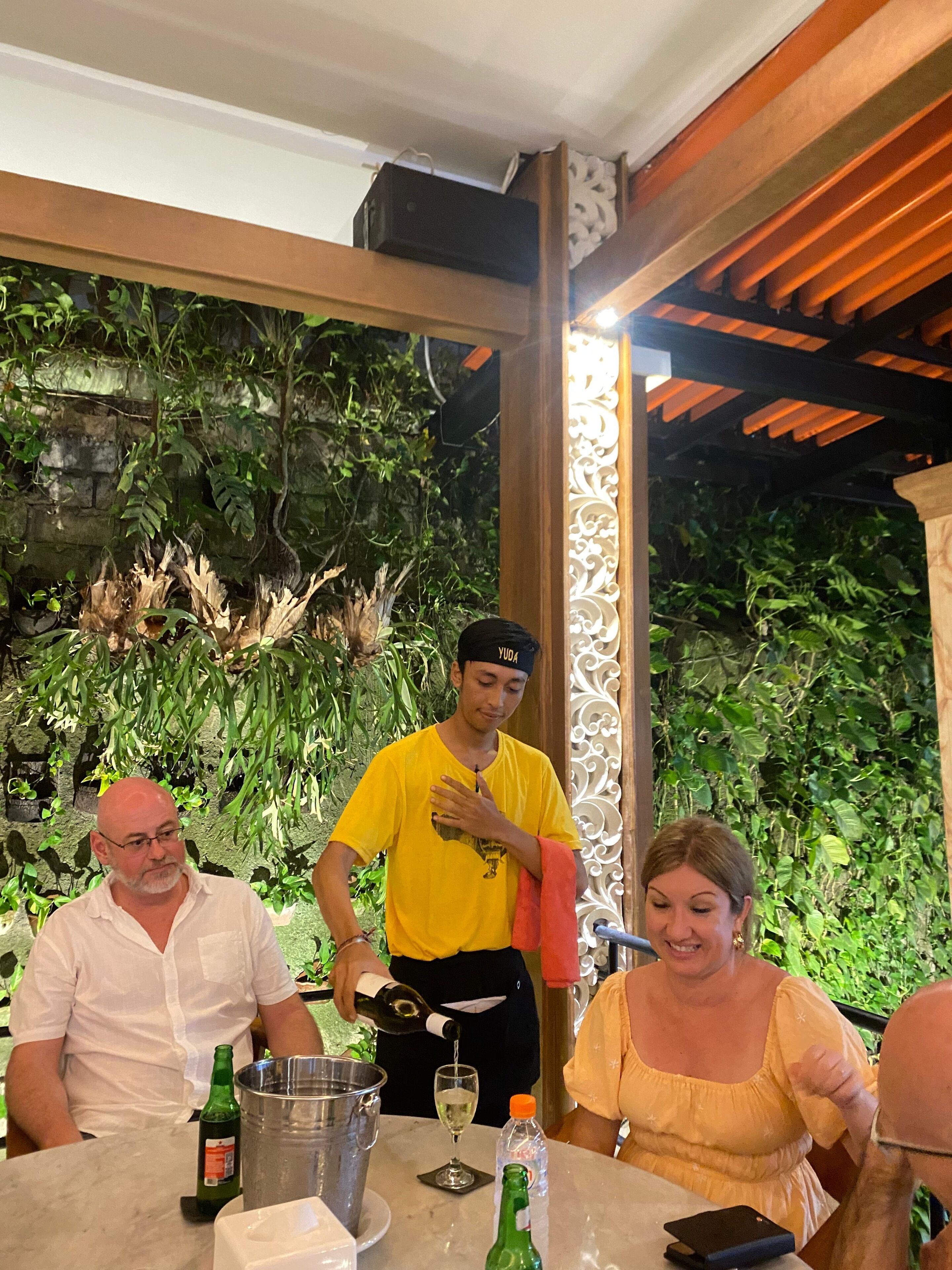 breakfast, lunch and dinner served