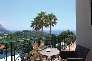 Minibar, Zimmersafe, Schreibtisch, schallisolierte Zimmer