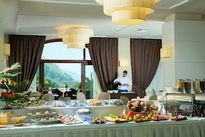 Free daily buffet breakfast - Nastro Azzurro Resort (Piano di Sorrento)