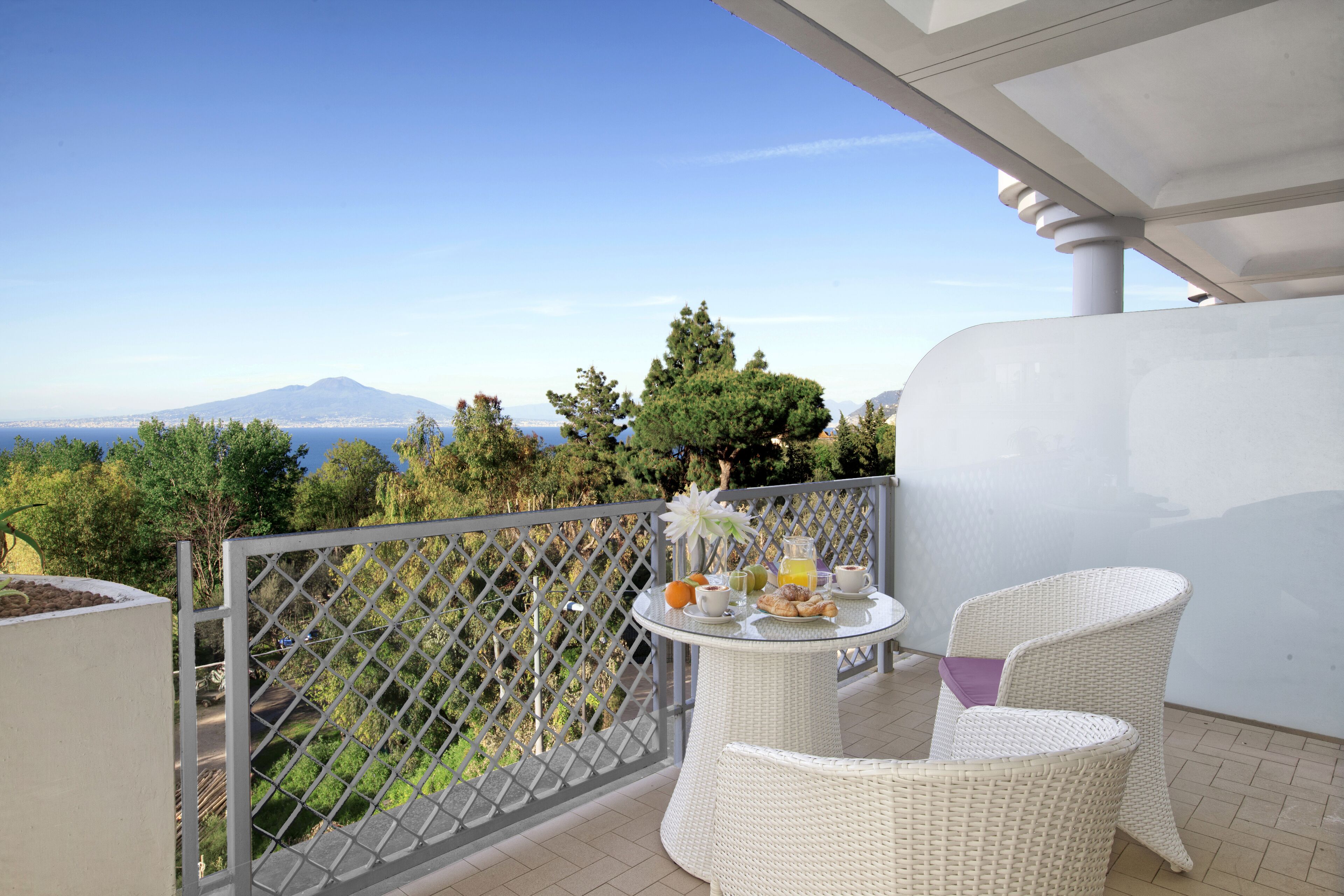 Standard Double Room, Balcony, Partial Sea View | Ausblick vom Zimmer