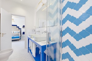 Deluxe Double Room, Balcony, Annex Building | Bathroom | Rainfall showerhead, free toiletries, hair dryer, towels