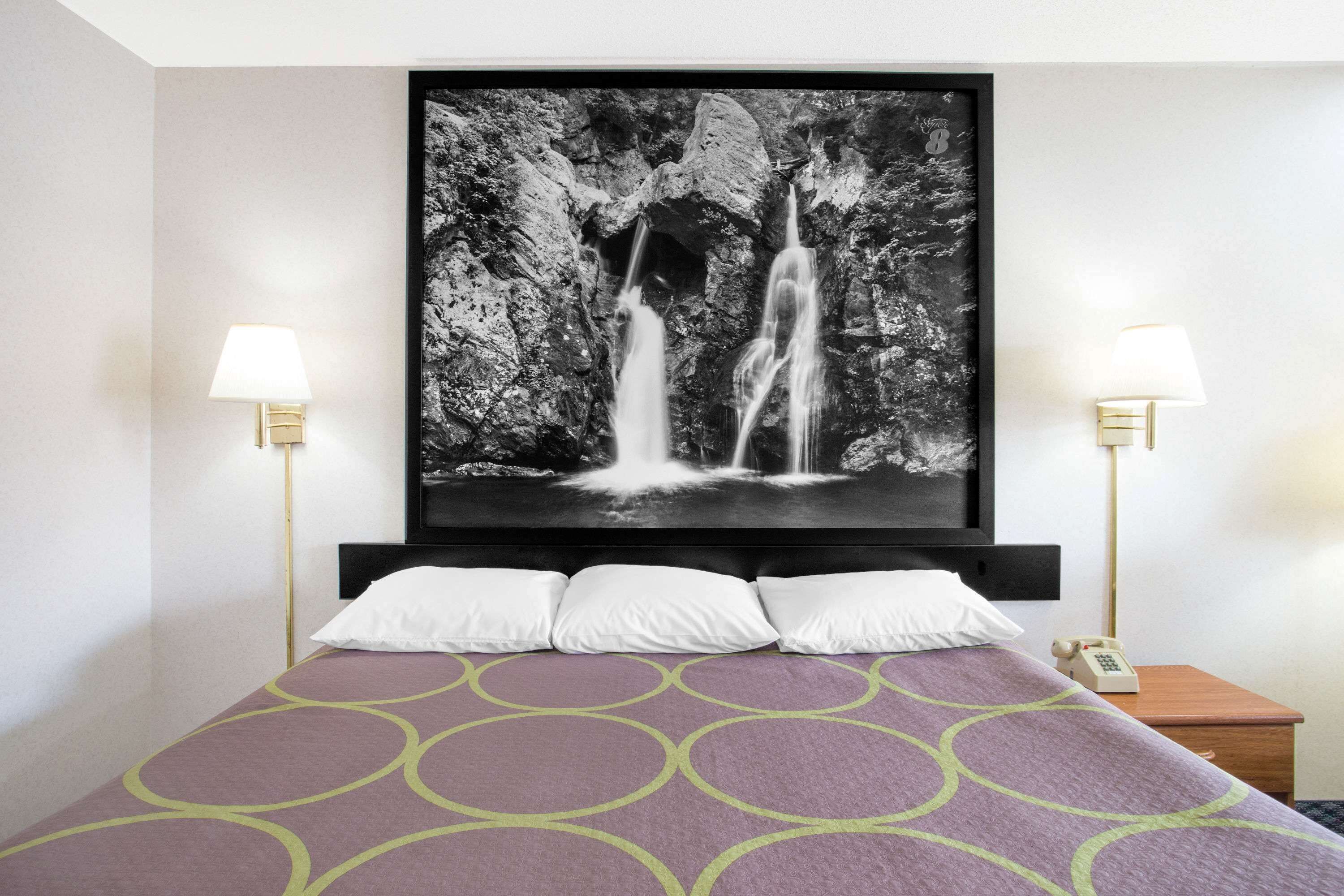 客房, 1 张特大床, 无障碍, 无烟房 (Mobility) | 免费婴儿床、折叠床/加床（额外收费）、免费 WiFi、床单