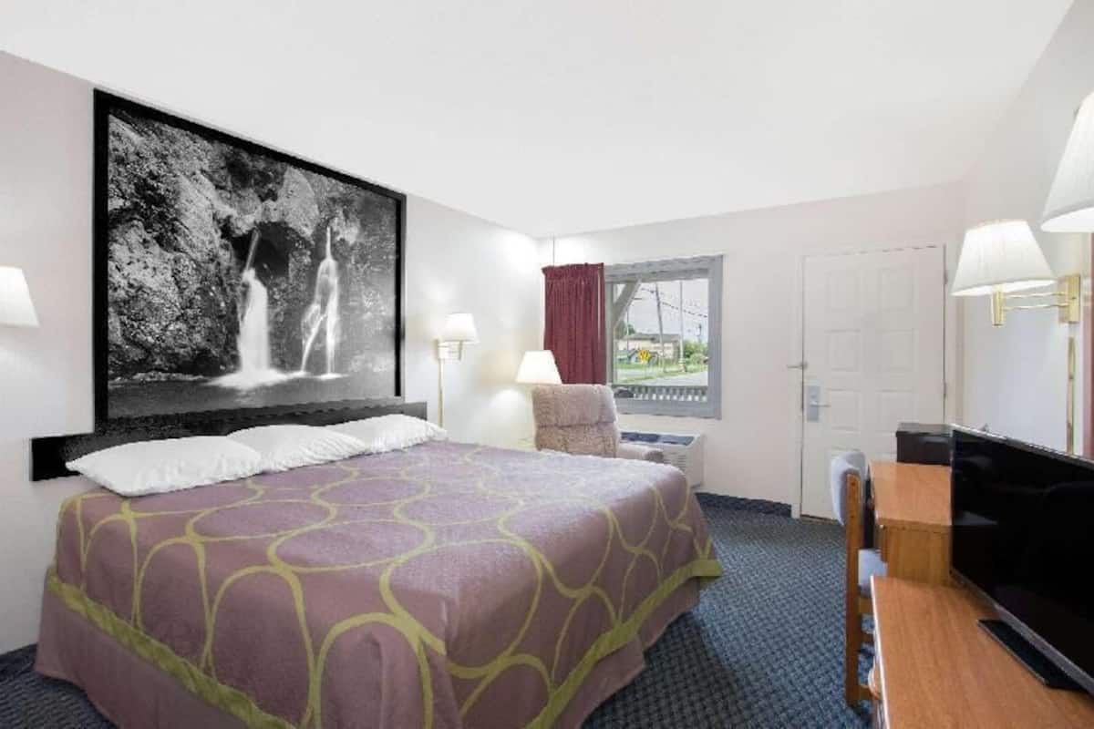 Free cribs/infant beds, rollaway beds, free WiFi, bed sheets