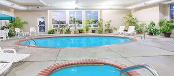 堪萨斯优拉温德姆速 8 酒店