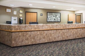 Lobby - Super 8 by Wyndham Iola KS (Iola)