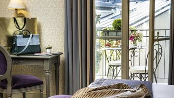 Superior-dobbeltværelse | Minibar, pengeskab på værelset, skrivebord, lydisolering