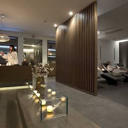 Couples treatment room(s), sauna, hot tub, Turkish bath/hammam