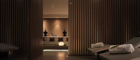 Espace de soins pour les couples, sauna, bain Ă remous, hammam