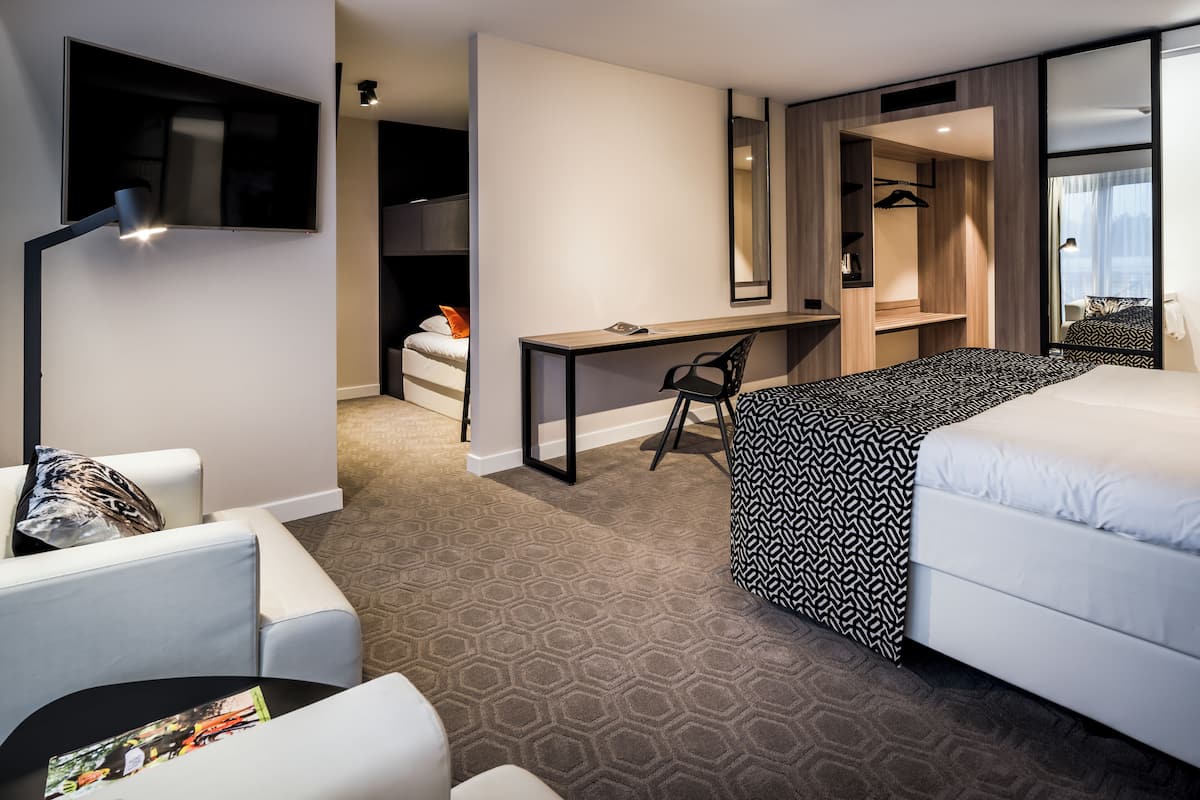 Chambre familiale (Deluxe) | 1 chambre, literie de qualité, couette en duvet, minibar