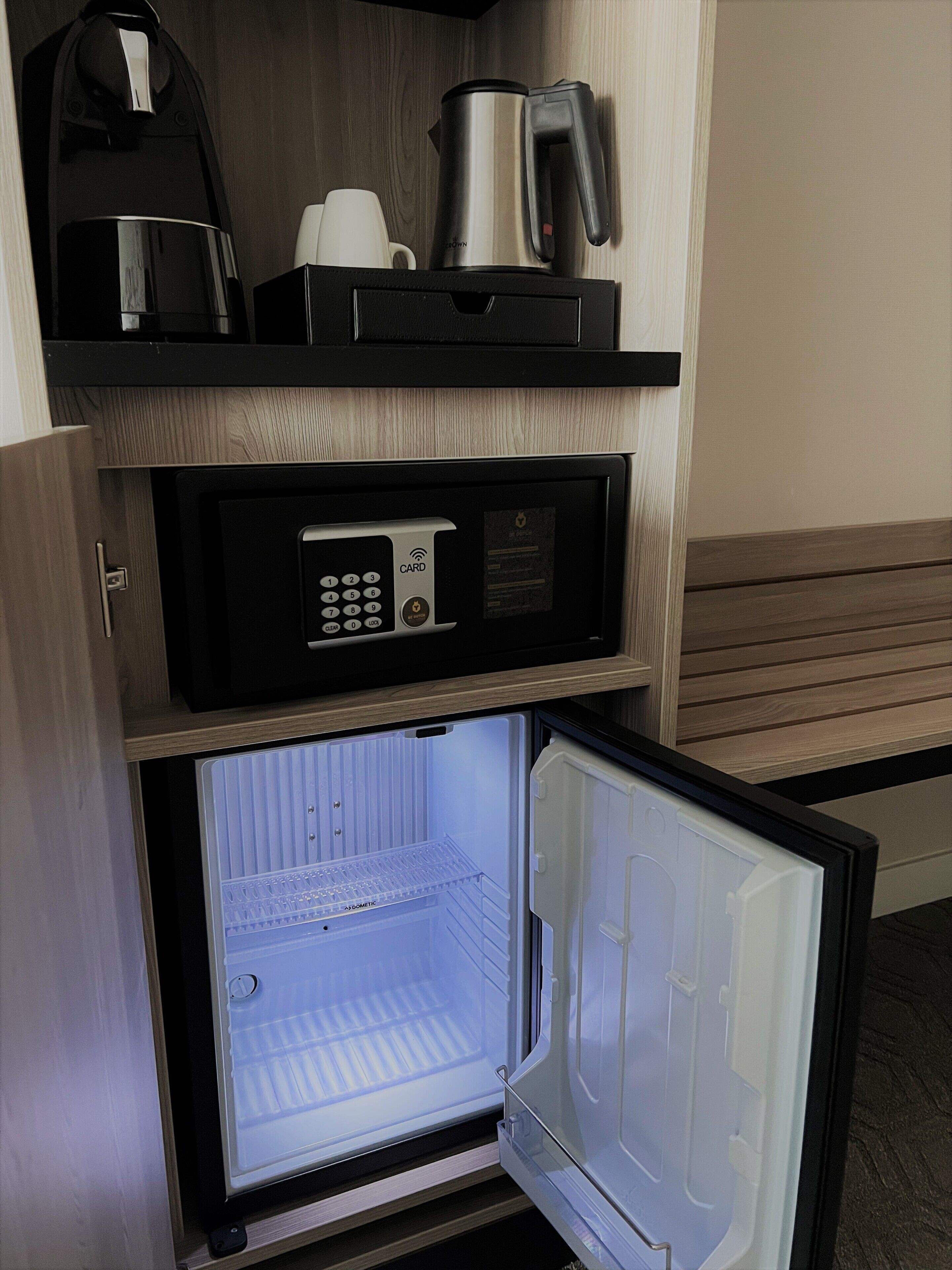 1 bedroom, premium bedding, down duvets, minibar