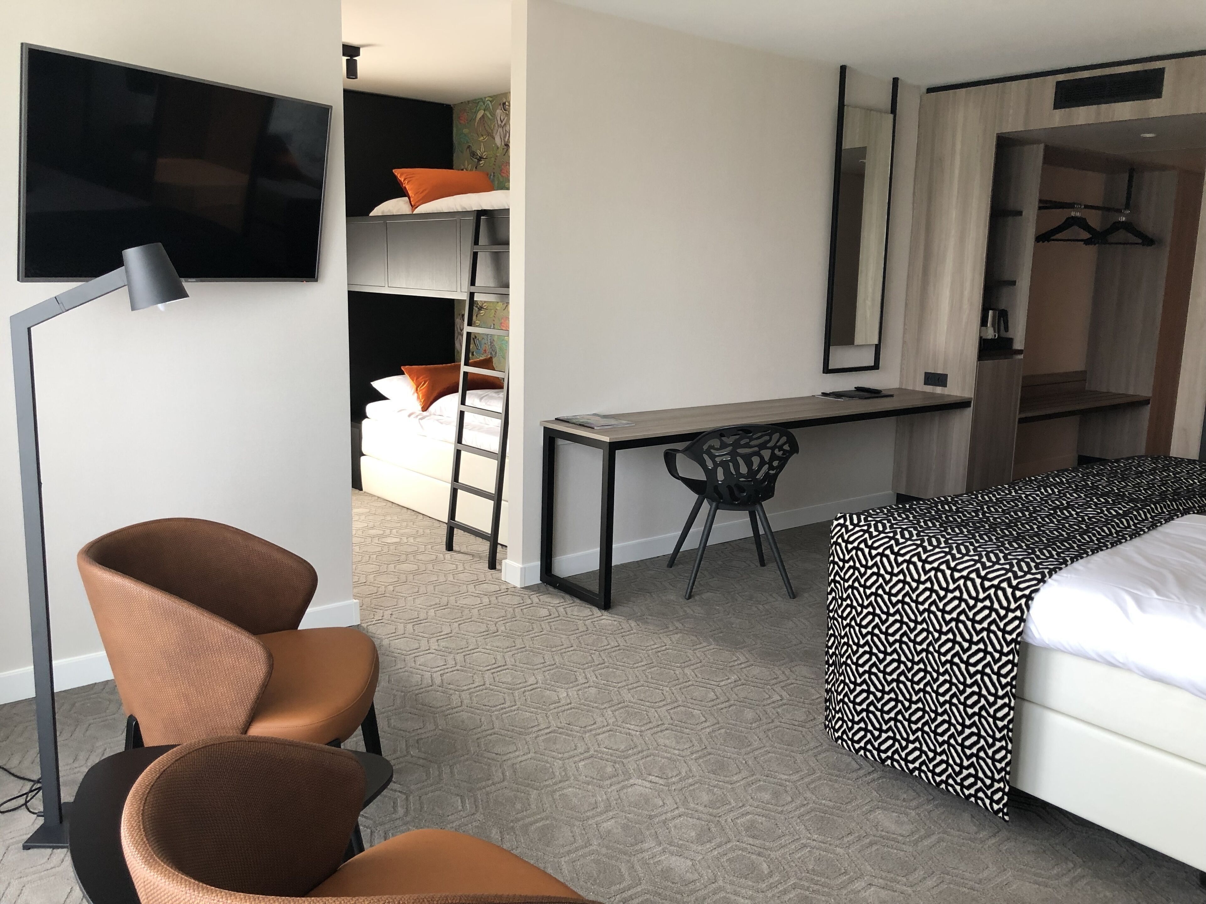 Luxe beddengoed, donsdekens, een minibar, een kluis op de kamer