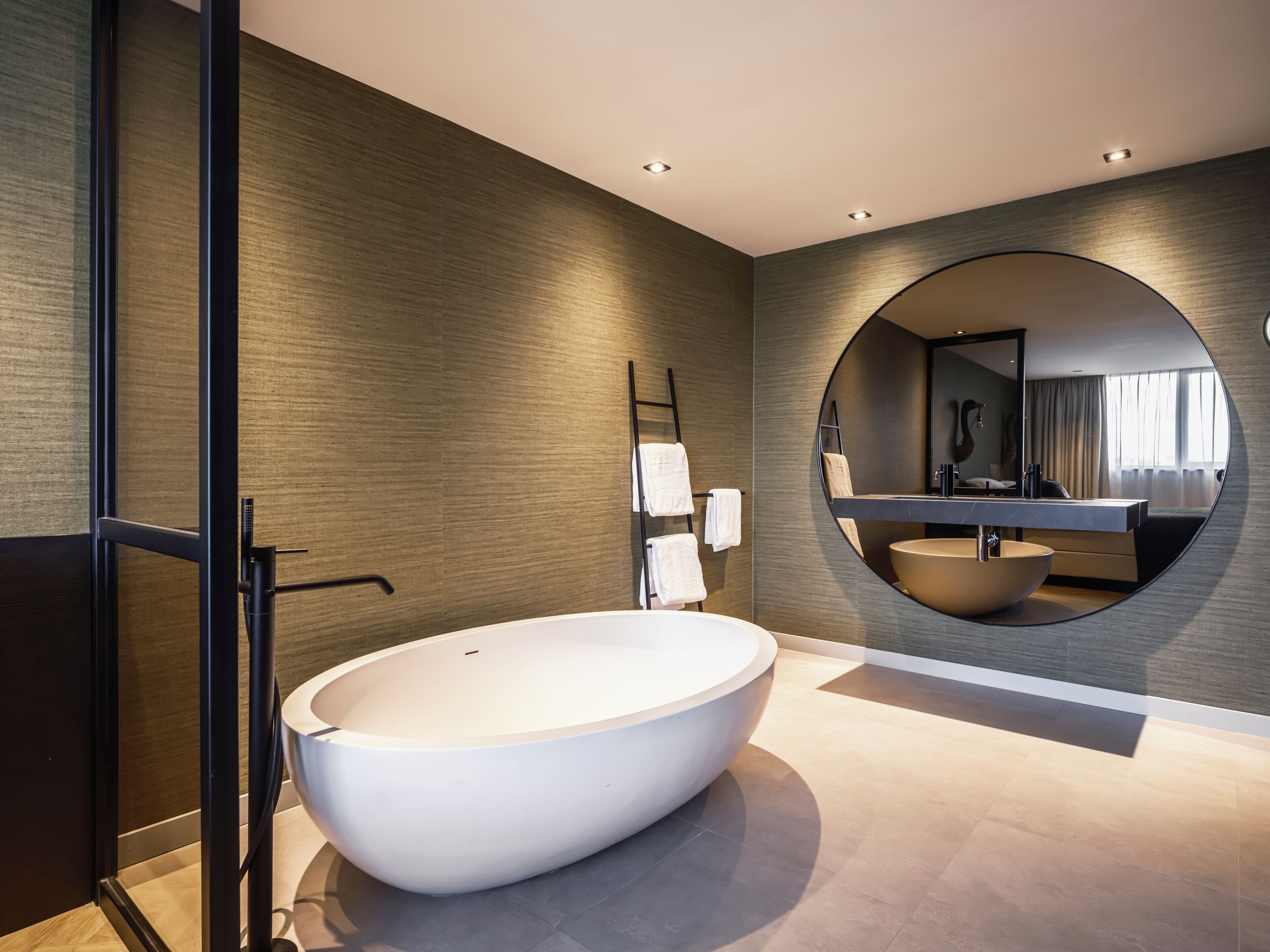 business suite | bathroom | free toiletries, hair dryer, towels