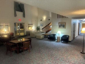 Lobby lounge