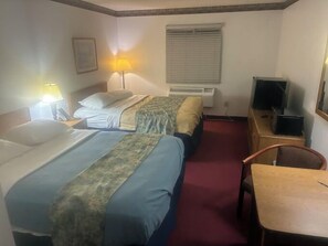 客房, 2 張加大雙人床, 非吸煙房 | 搖籃/嬰兒床、折疊床/加床、網路服務、鬧鐘