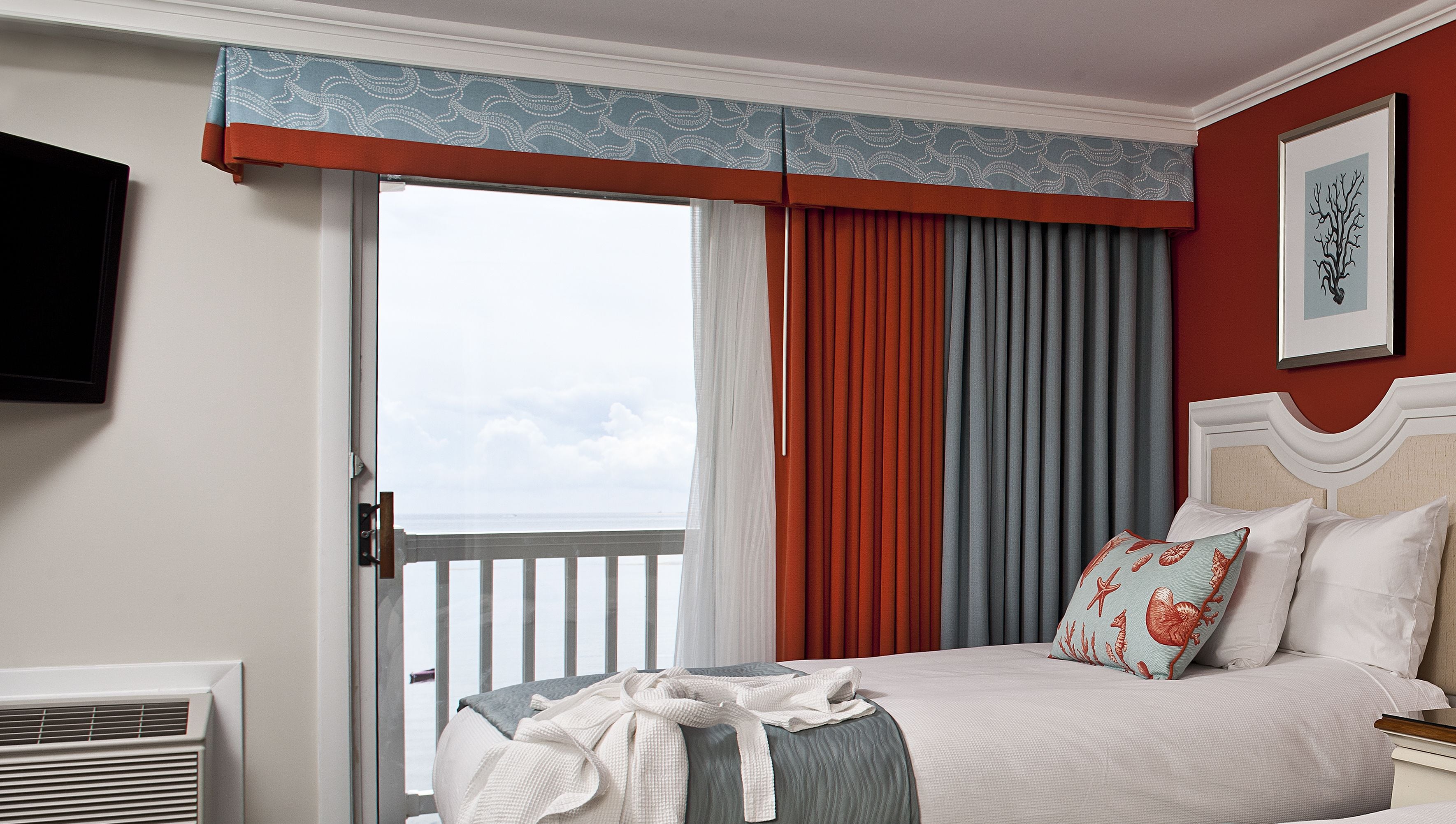 waterfront room, 1 double bed | blackout curtains, iron/ironing board, free wifi, bed sheets