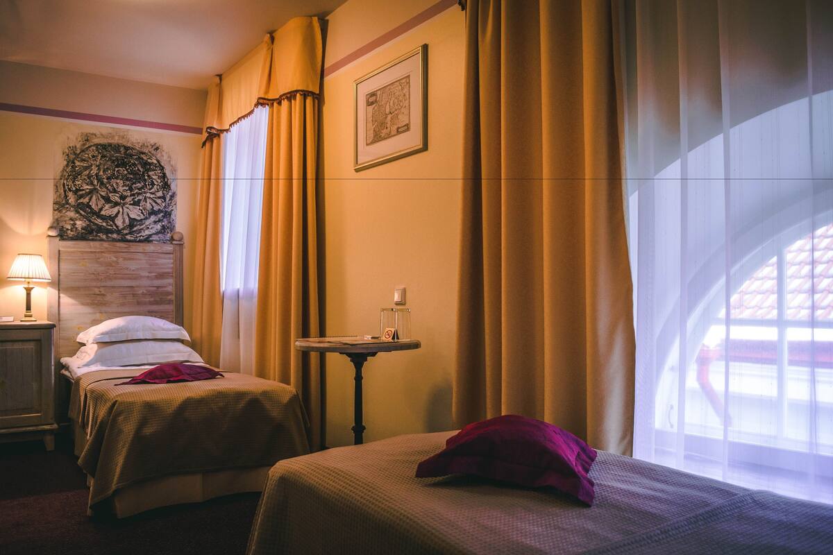 Standard Room | Hypo-allergenic bedding, minibar, in-room safe, desk