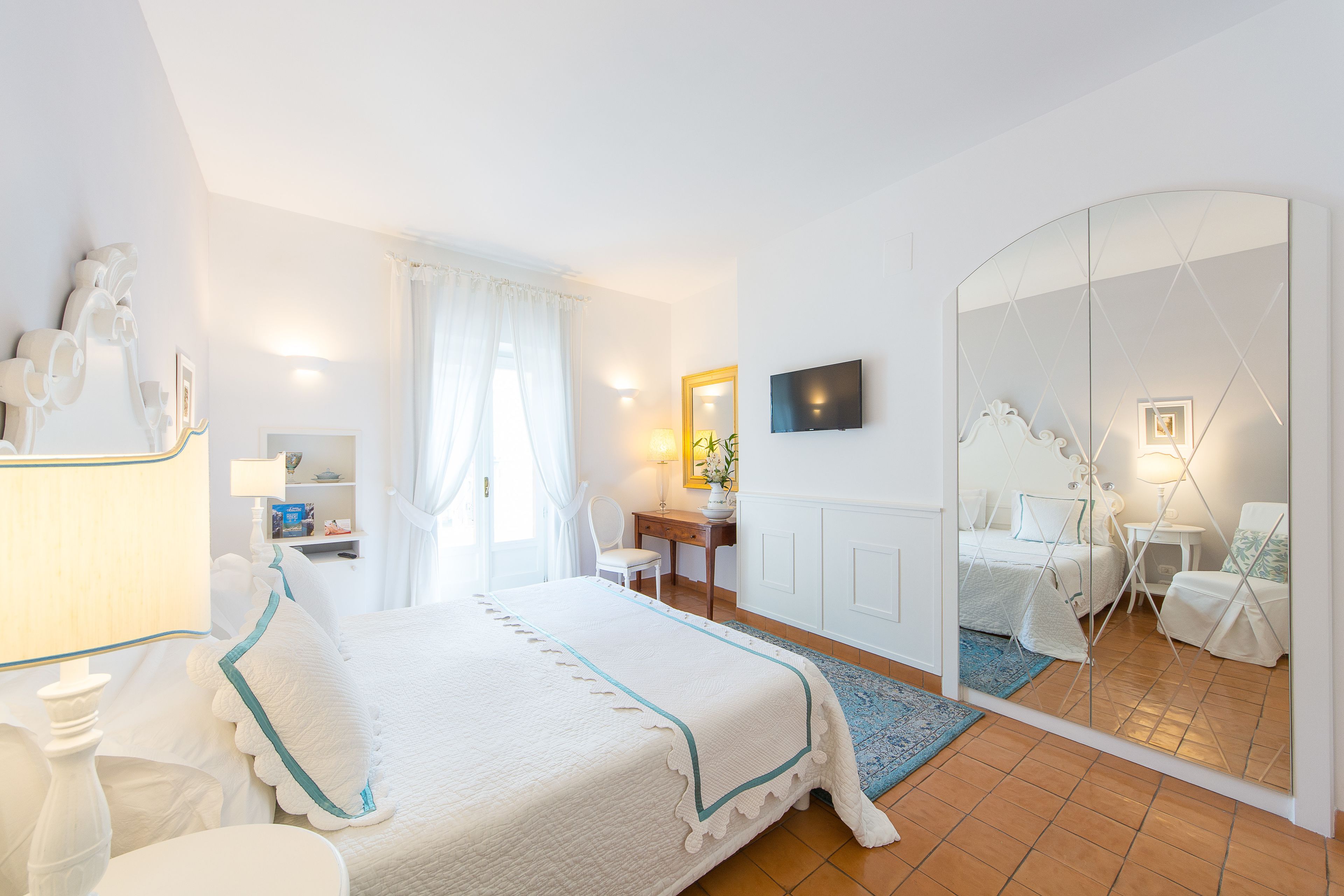 superior double room | minibar, in-room safe, desk, blackout curtains