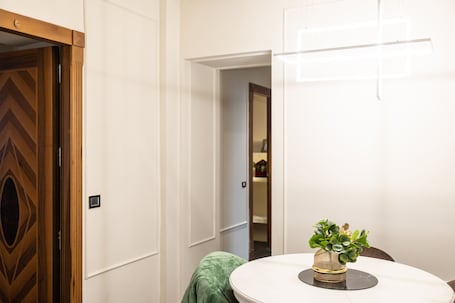 Interior. Les Chambres d' Or