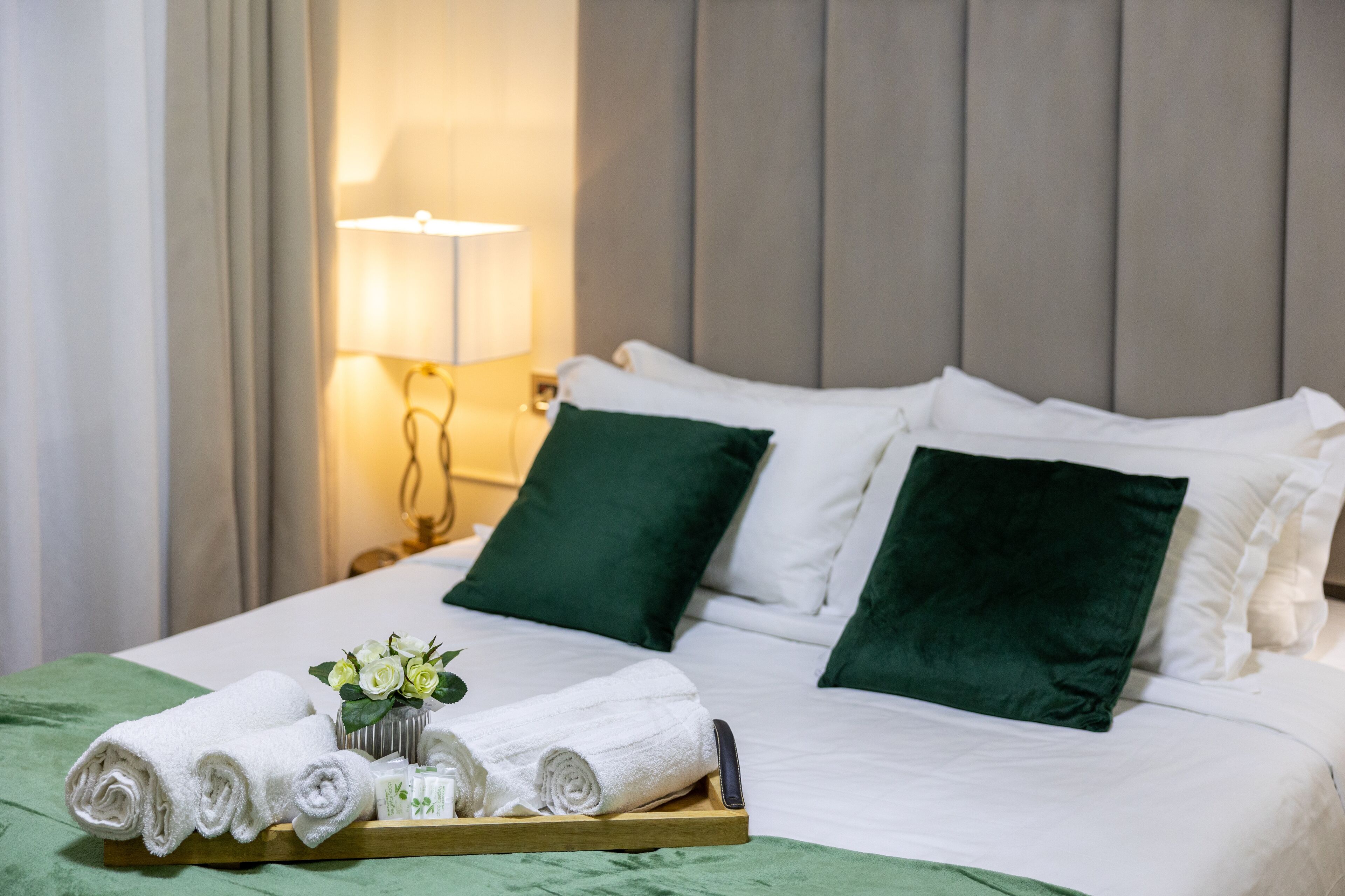 Comfort Twin kamer | Donzen dekbedden, bedden met traagschuimmatras, een minibar
