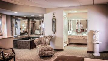 Suite | Oppholdsområde | En 32-tommers LCD-TV med kabel-kanaler samt TV og iPod-dokkingstasjon