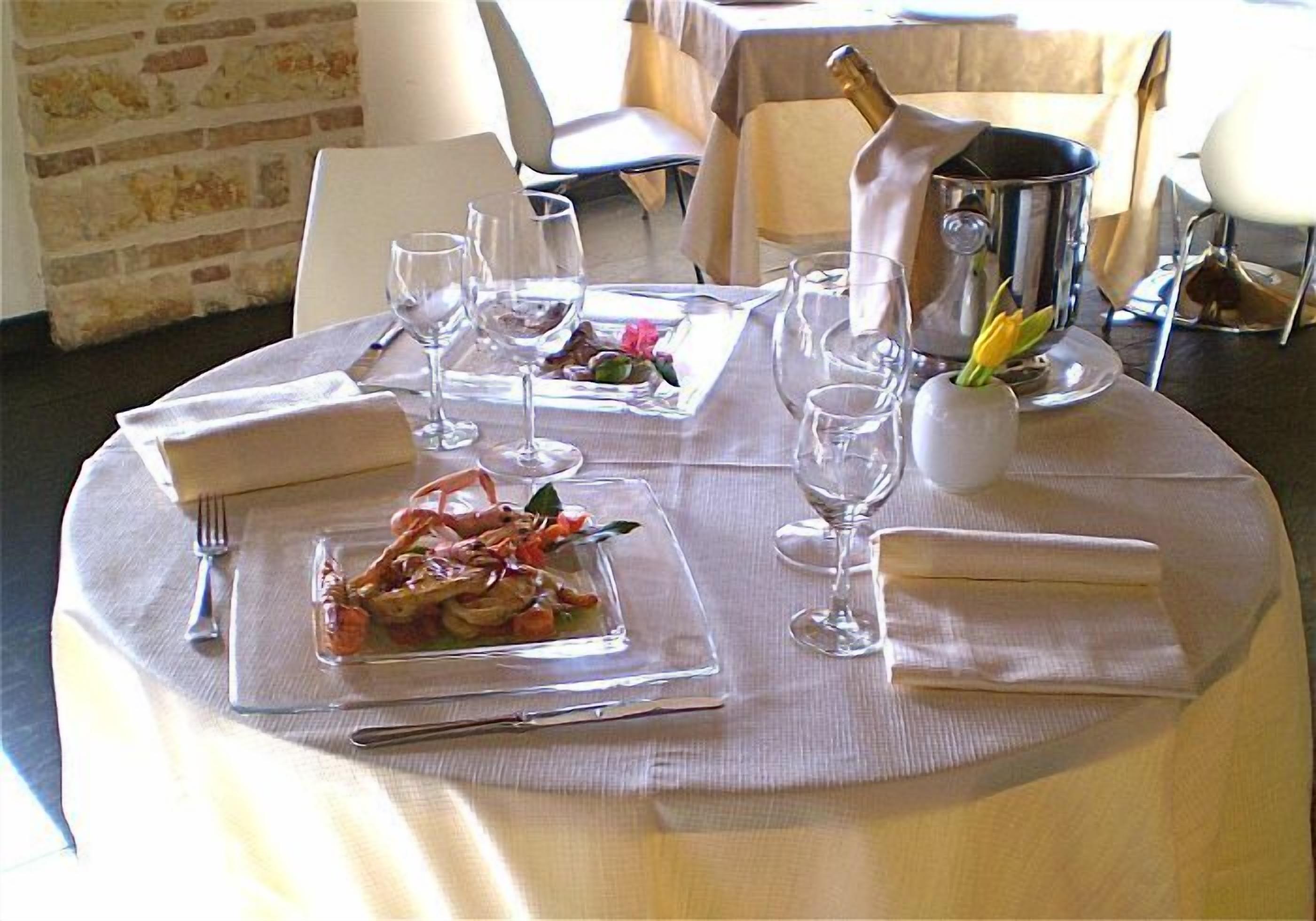 breakfast, lunch, dinner served; regional cuisine, al fresco dining