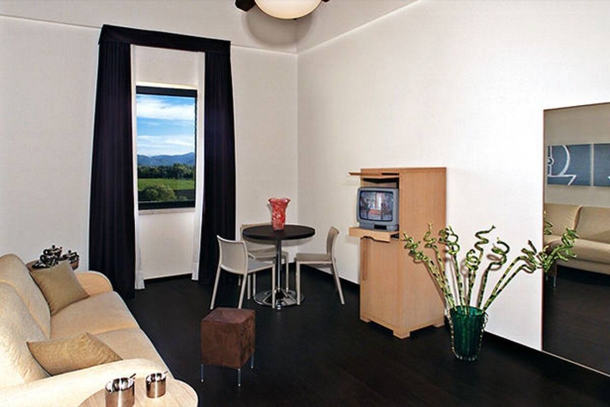 Minibar, in-room safe, desk, soundproofing