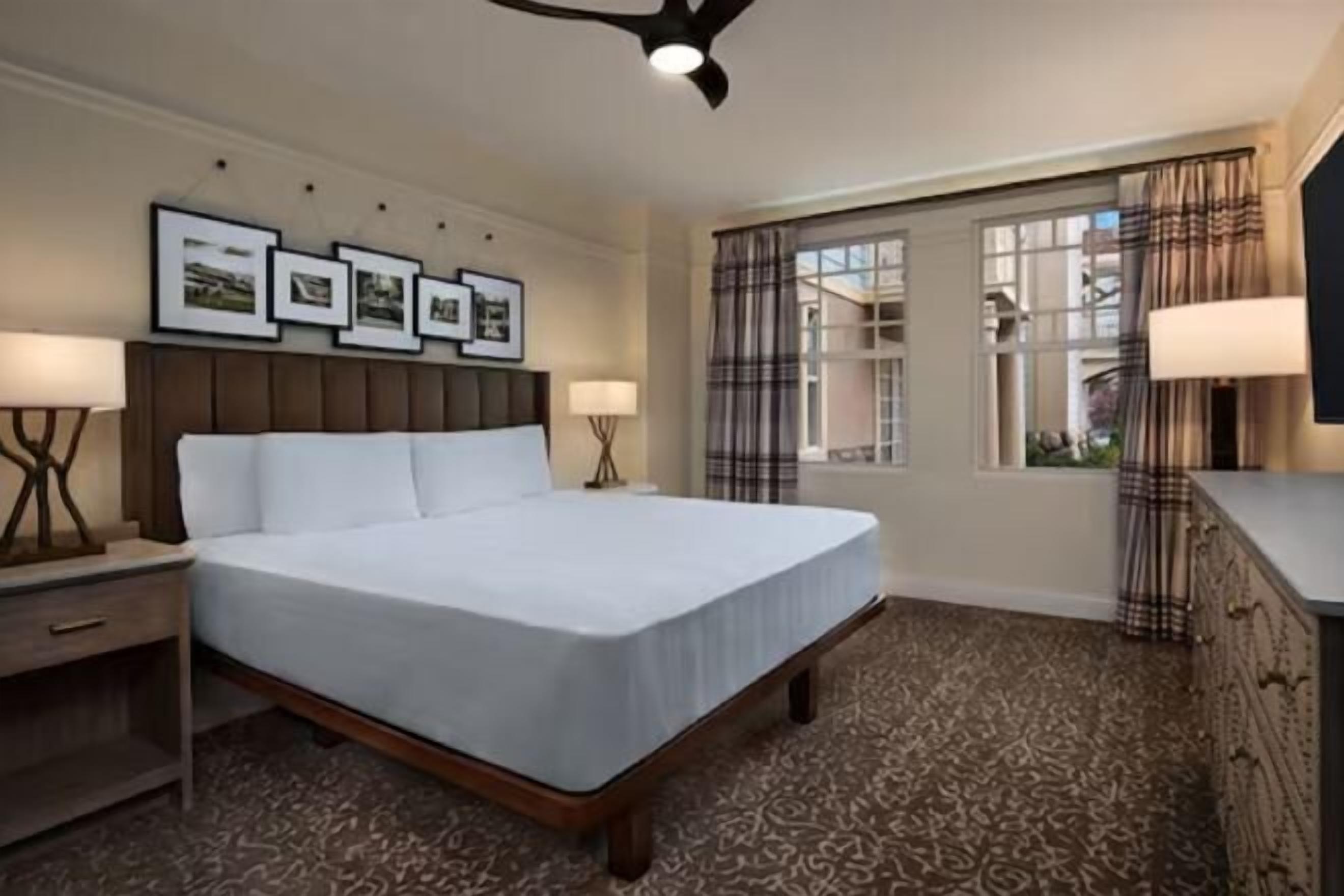 Literie hypoallergénique, coffres-forts dans les chambres, bureau