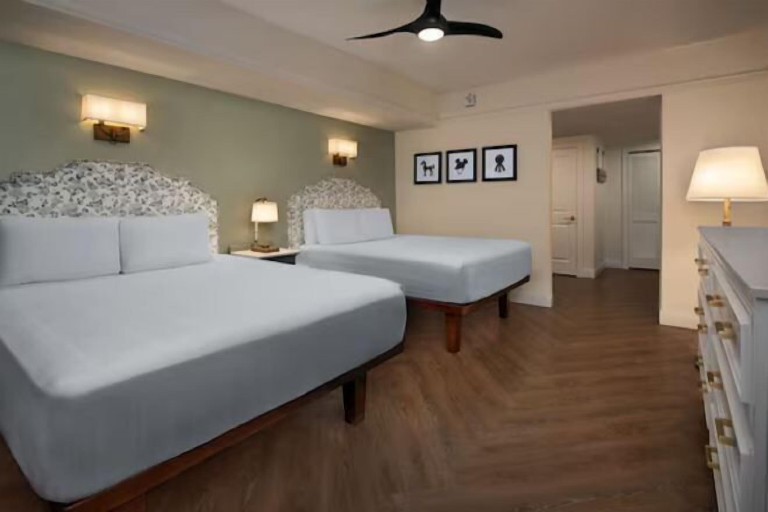 Literie hypoallergénique, coffres-forts dans les chambres, bureau