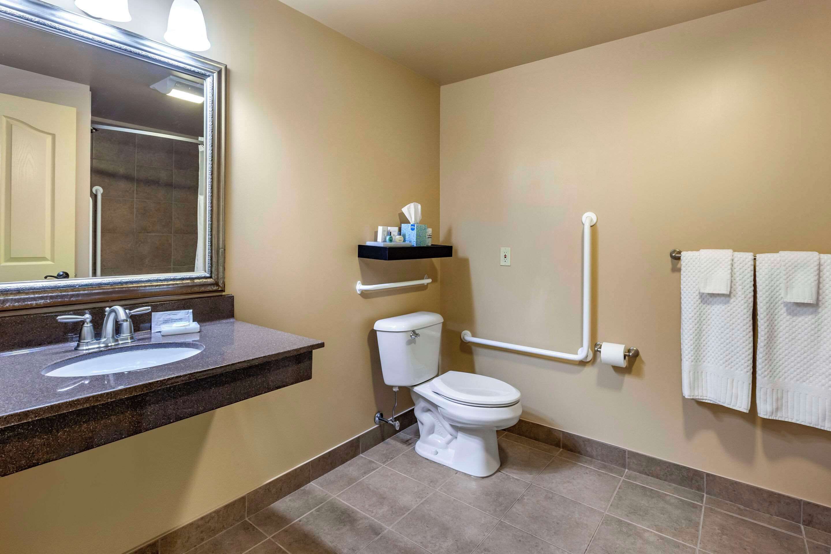 standard room, 2 queen beds, non smoking | desk, iron/ironing board, free wifi, bed sheets