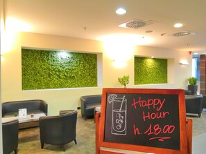Bar (on property) - Mercure Rome Leonardo da Vinci Airport (Fiumicino)