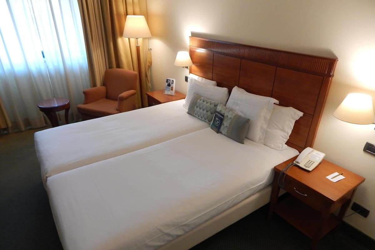 Room, 1 Queen Bed, Accessible | Premium bedding, minibar, in-room safe, desk