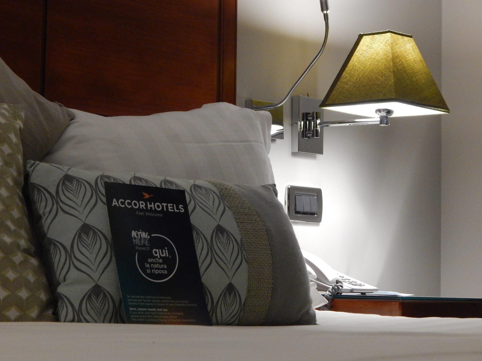 Superior Twin Room, 2 Single Beds | Premium bedding, minibar, in-room safe, desk