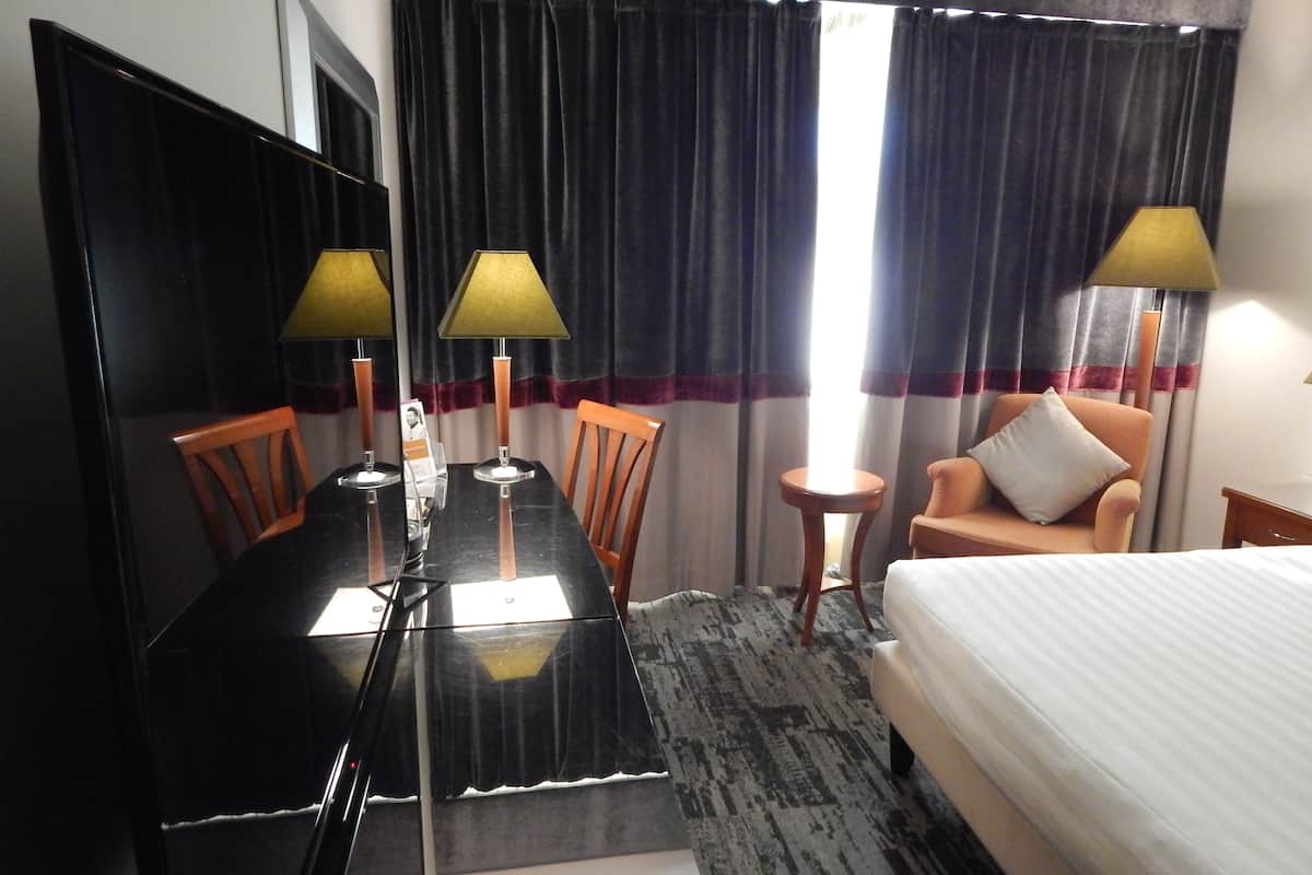 superior room, 1 double bed | premium bedding, minibar, in-room safe, desk