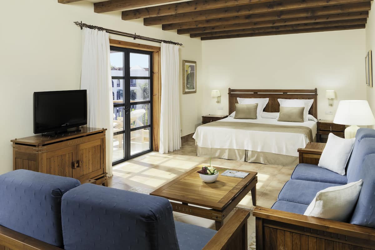 Ropa de cama de alta calidad y minibar