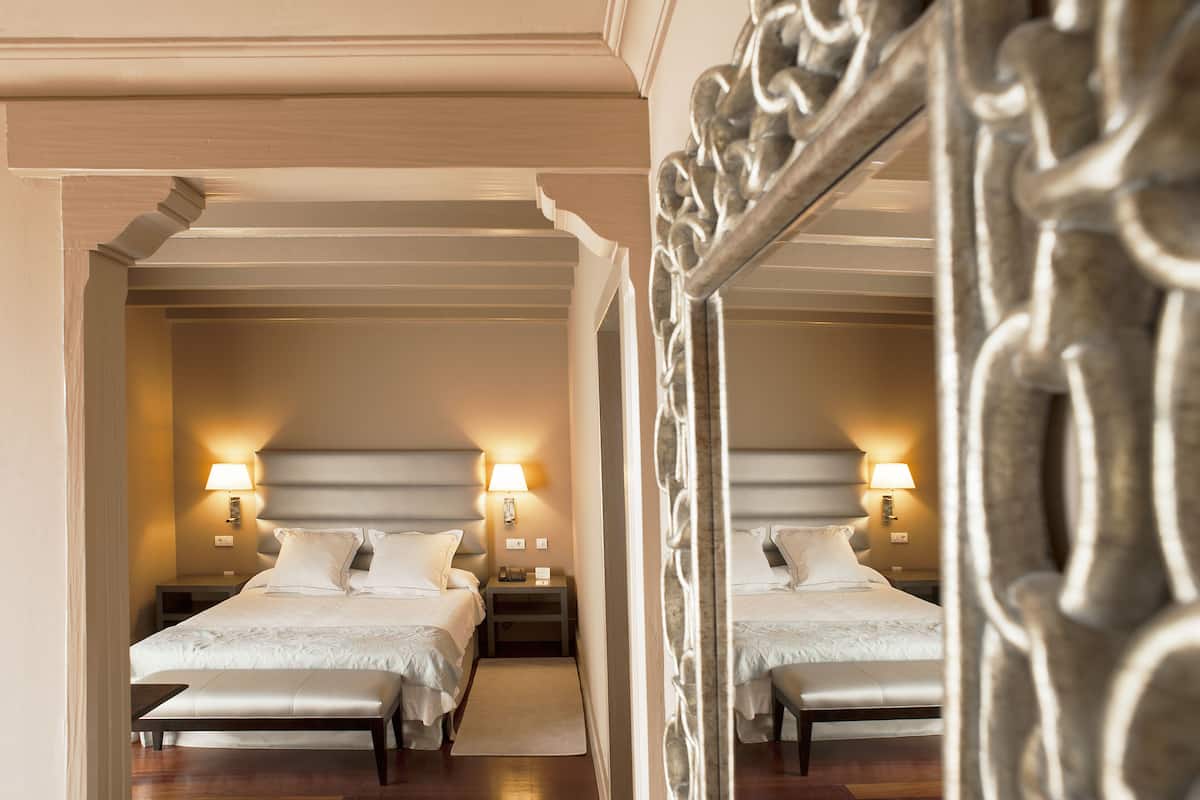 1 bedroom, premium bedding, minibar, in-room safe