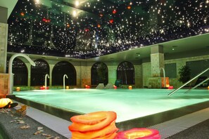 Salas de tratamientos para parejas, sauna, bañera de hidromasaje 