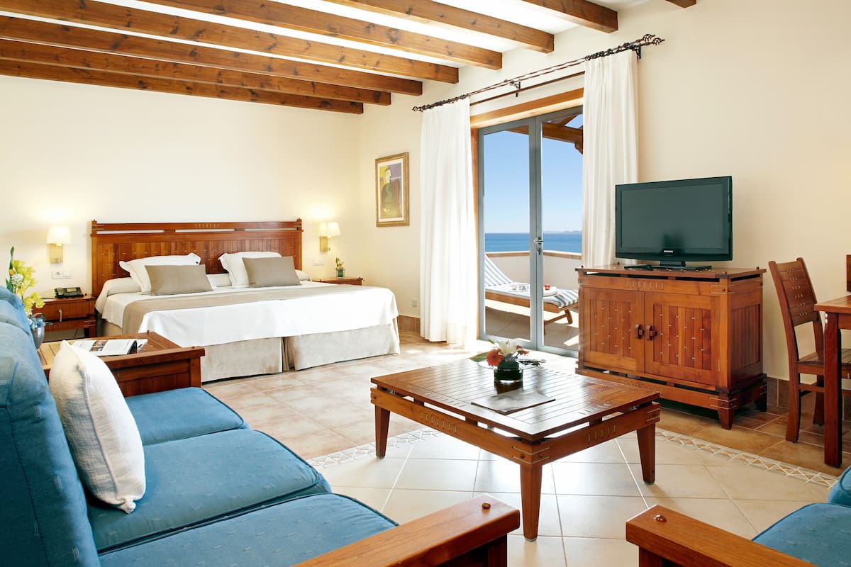 Ropa de cama de alta calidad y minibar