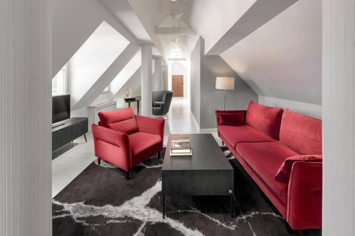 Studio Suite, 1 King Bed with Sofa bed