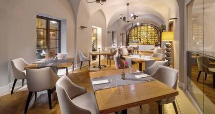 Mamaison Le Regina Boutique Hotel