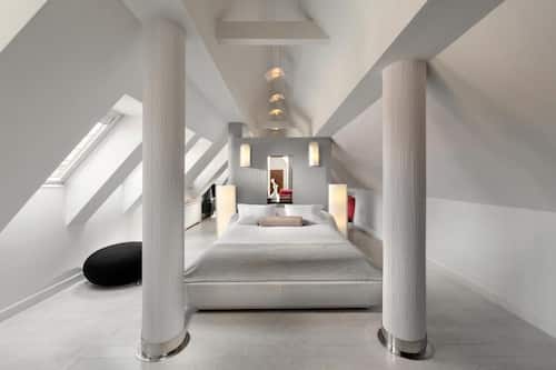 Studio Suite, 1 King Bed with Sofa bed | Hypo-allergenic bedding, minibar, in-room safe, desk