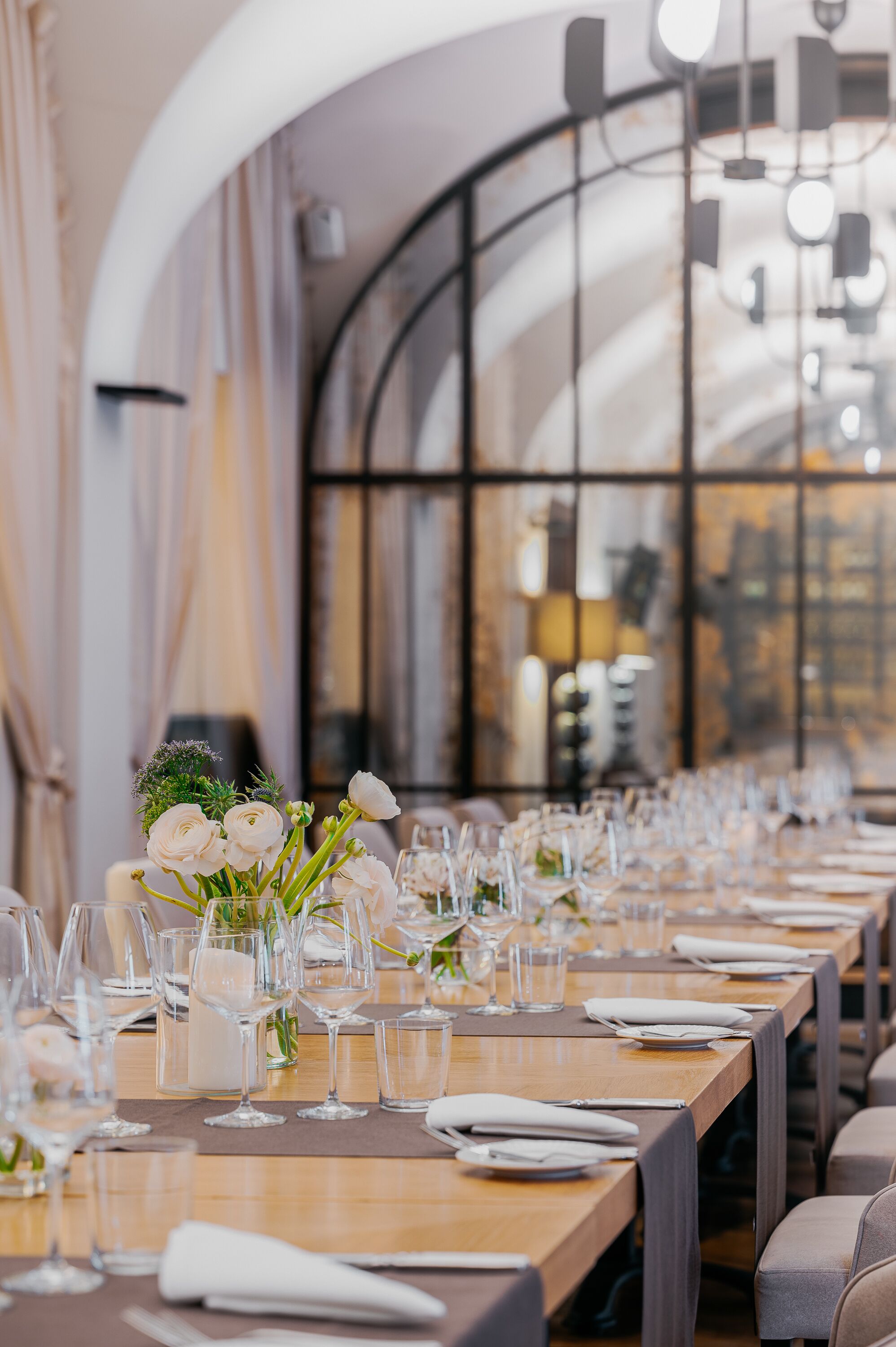 breakfast, lunch and dinner served