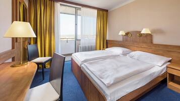 Schreibtisch, kostenlose Babybetten, Bettwäsche