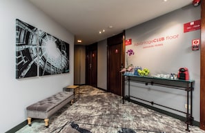 Bar (on property) - Leonardo Hotel Barcelona Gran Via (Barcelona)