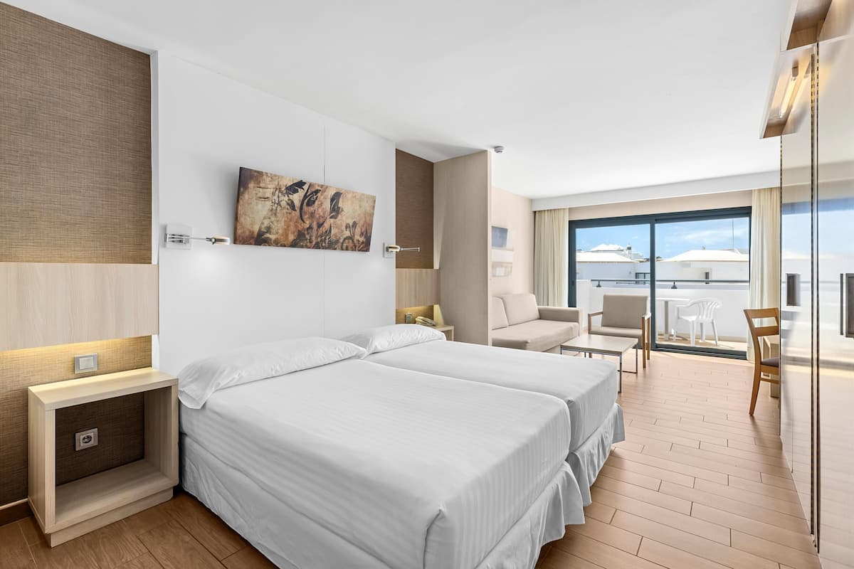 1 phòng ngủ, minibar, két bảo mật tại phòng, bàn